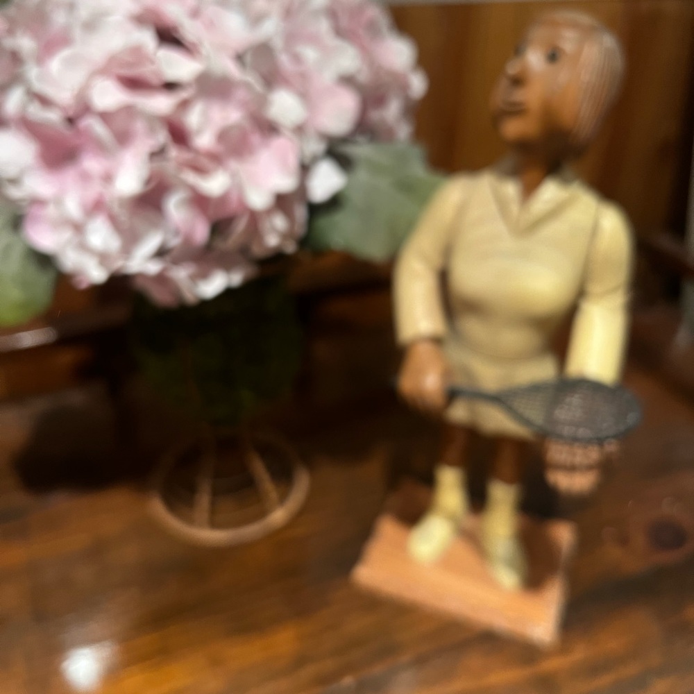 TENNIS PLAYER with Racket.
Made from Wood.
Made in Italy. Vintage.